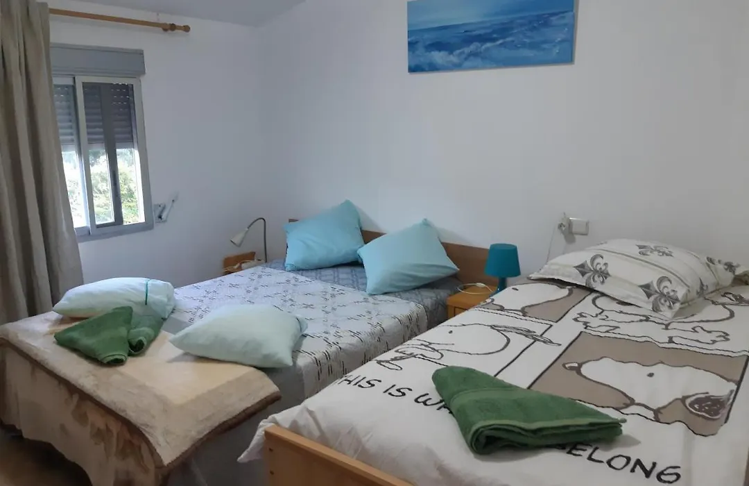 Nice Room With Swimming Pool-1